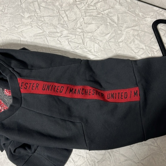 Adidas Manchester United sweatshirt with embroidered details size medium - Picture 4 of 15